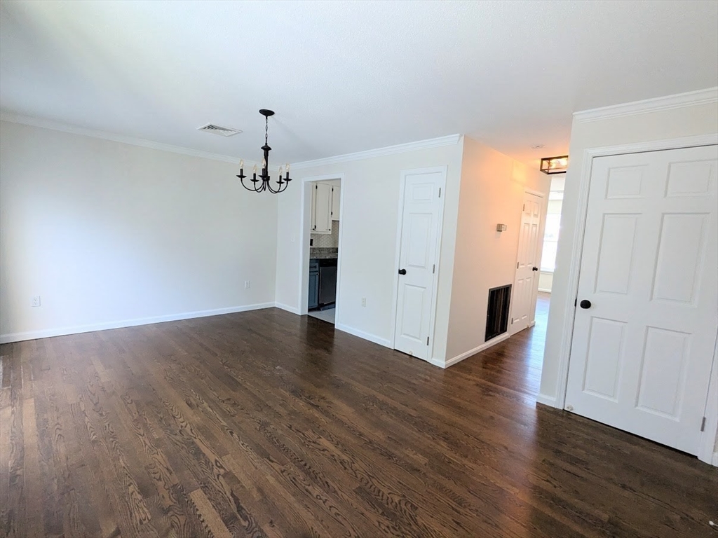 107 Franklin St Extension, Unit 4 Derry, NH 03038 - Photo 14 of 34