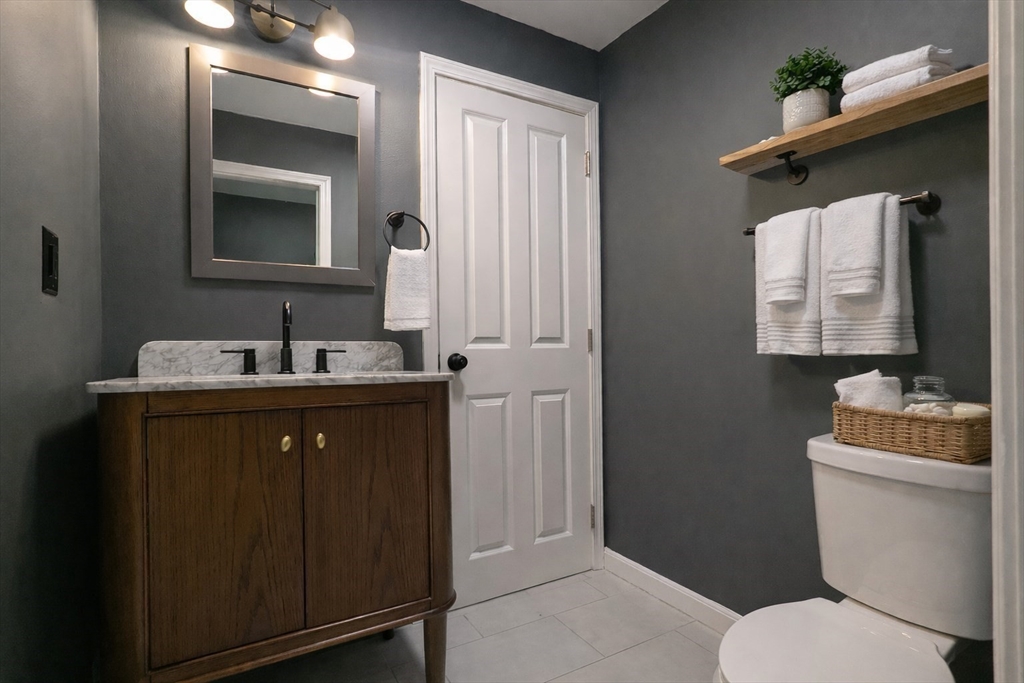 107 Franklin St Extension, Unit 4 Derry, NH 03038 - Photo 22 of 34