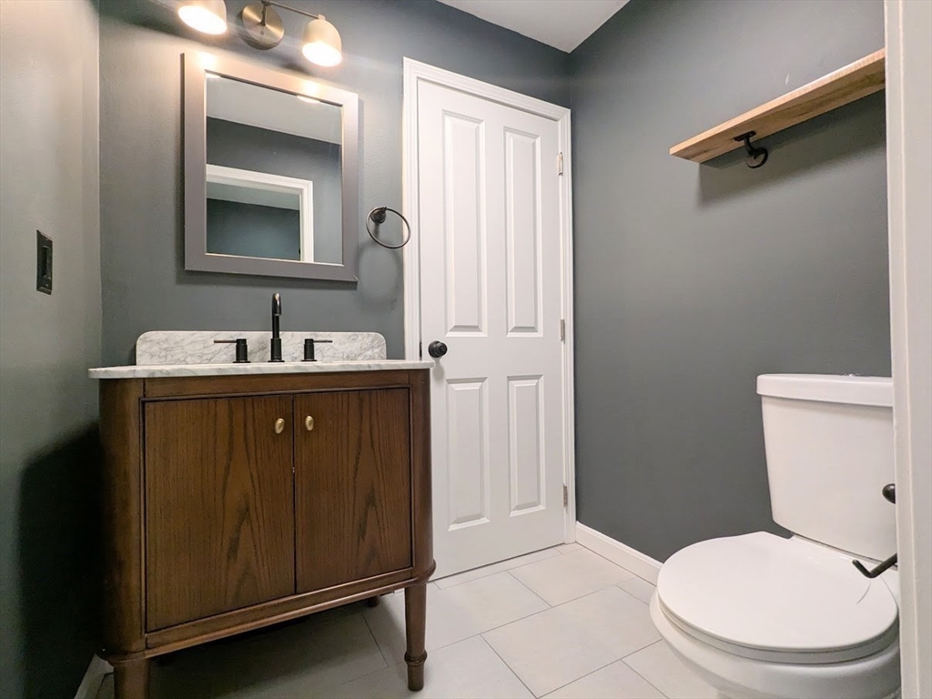 107 Franklin St Extension, Unit 4 Derry, NH 03038 - Photo 23 of 34