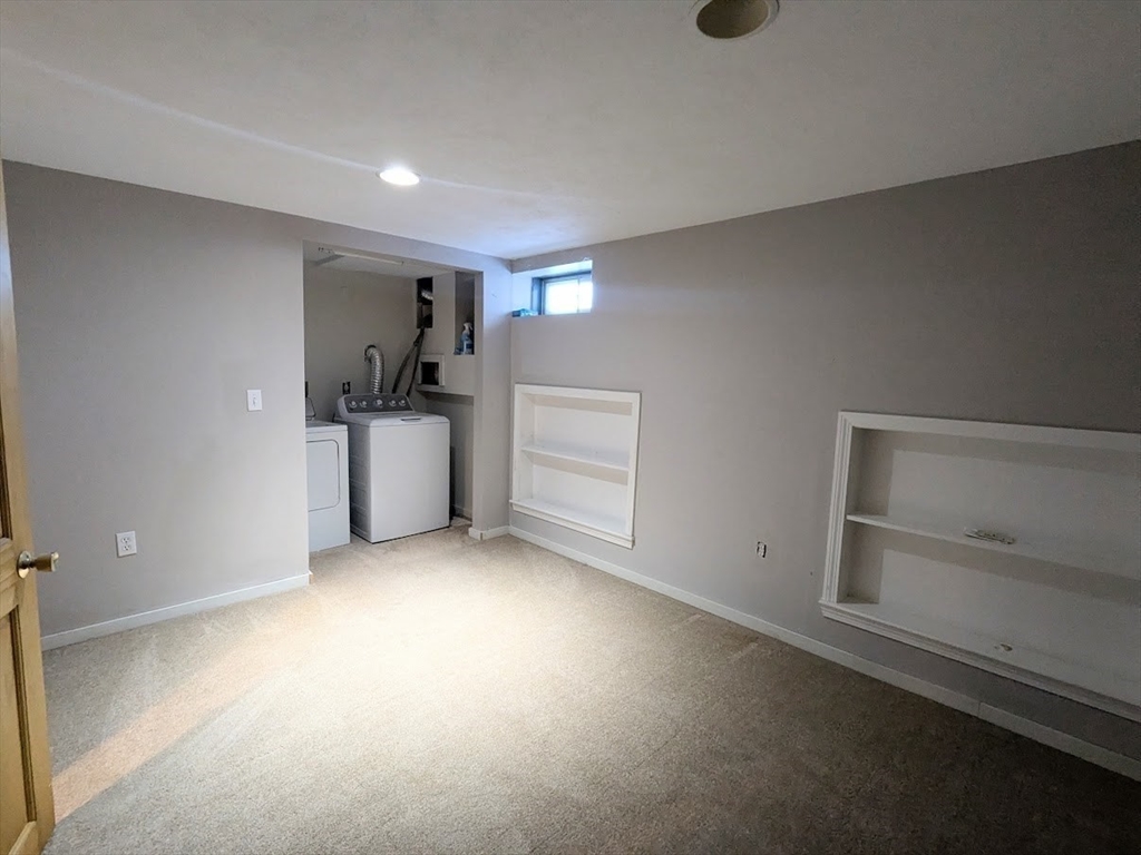 107 Franklin St Extension, Unit 4 Derry, NH 03038 - Photo 32 of 34