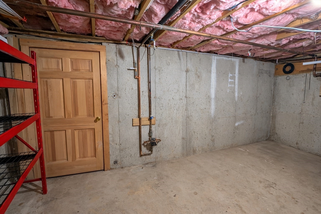 107 Franklin St Extension, Unit 4 Derry, NH 03038 - Photo 33 of 34