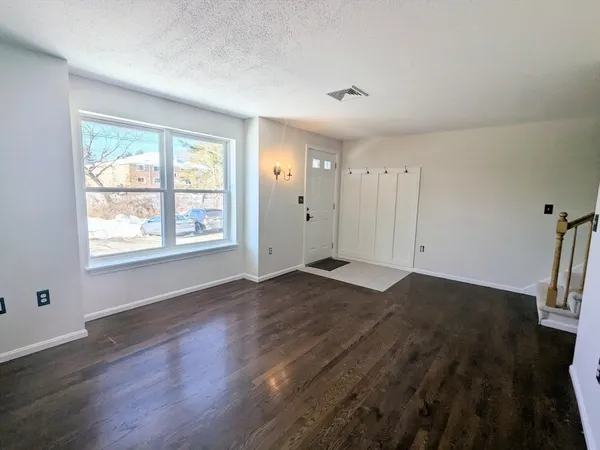 $2,695 | 107 Franklin St Extension, Unit 4, Derry, NH 03038