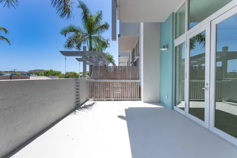 $549,000 | 180 Northeast 4th Avenue, Unit 204, Delray Beach, FL 33483