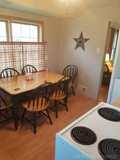 1876 Columbia Road Berkley, MI 48072 - Photo 4 of 15