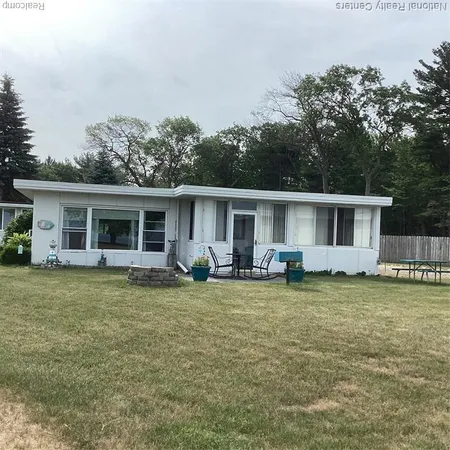 $214,000 | 6024 Port Austin Road, Unit 5, Caseville, MI 48725