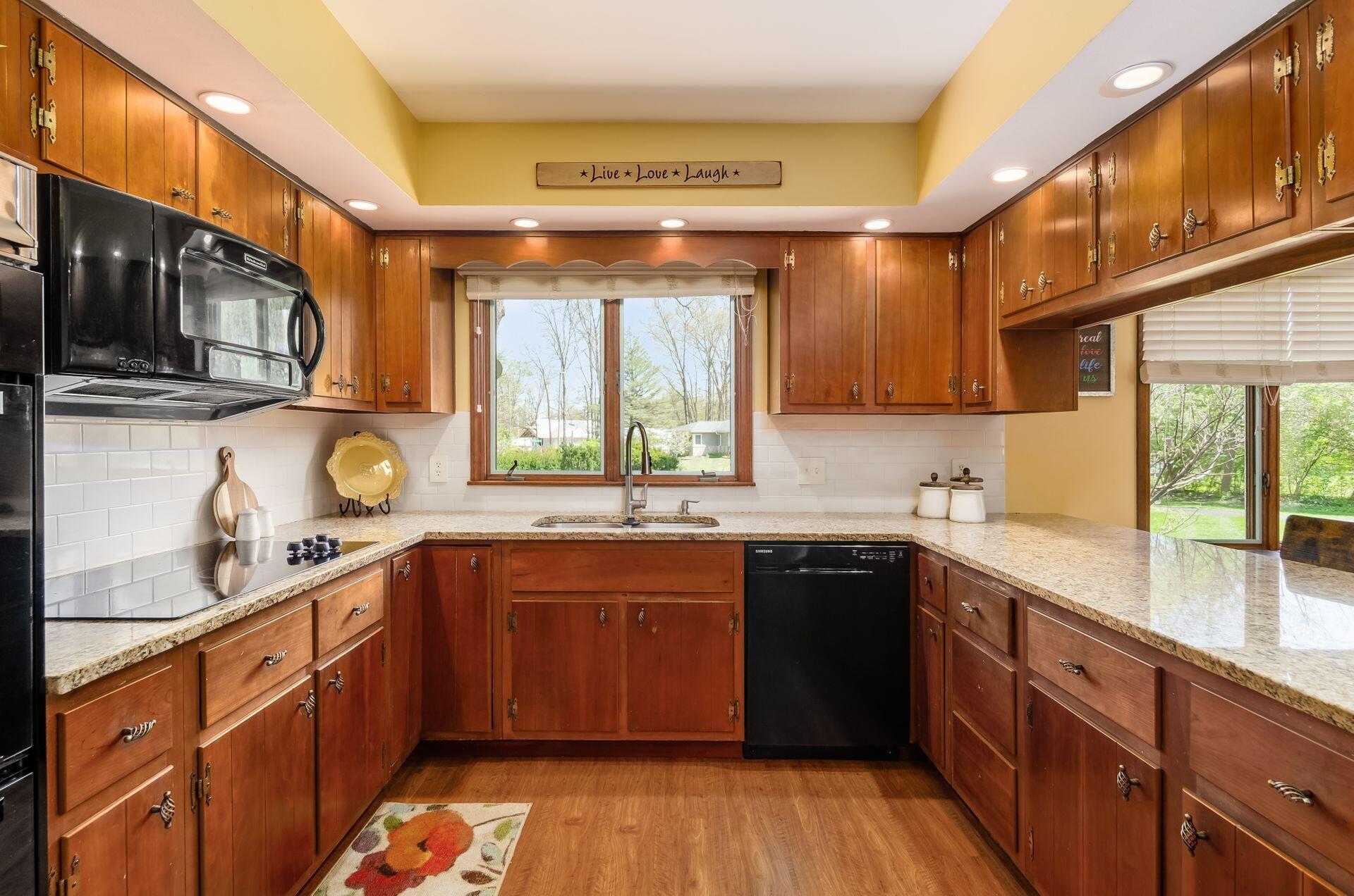 2776 Minerva Lake Road Columbus, OH 43231 - Photo 13 of 42 013_df8_g minerva lake rd-015