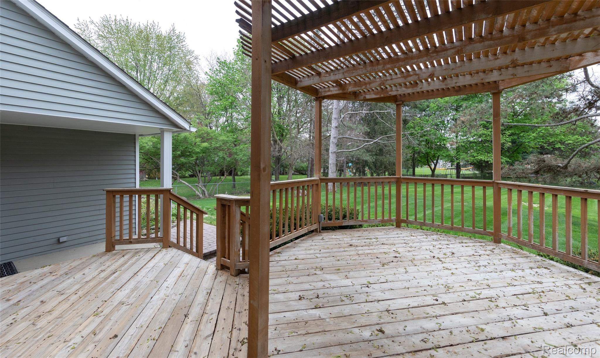 6230 Middle Lake Road Clarkston, MI 48346 - Photo 32 of 38 Gazebo