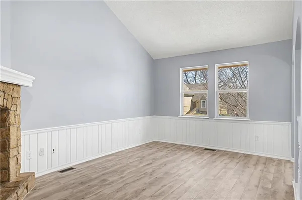 $240,000 | 8270 Perry Street, Overland Park, KS 66204