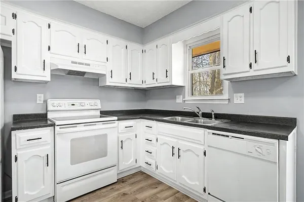 $240,000 | 8270 Perry Street, Overland Park, KS 66204