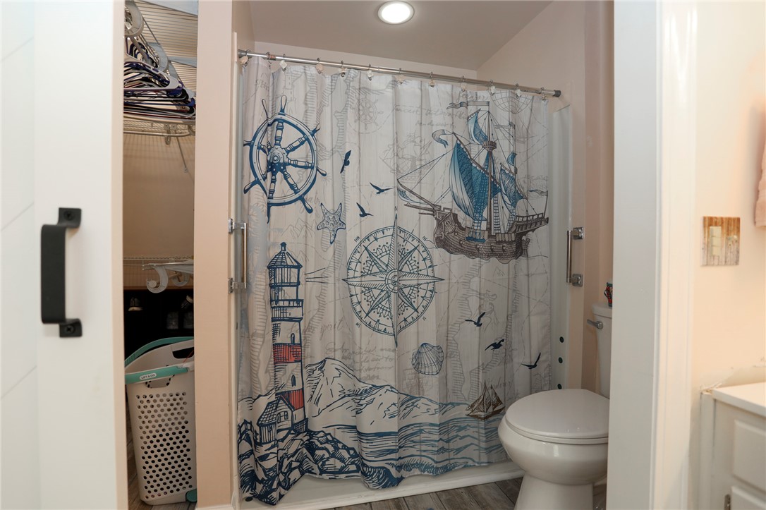 101 Hazelwood Way Walhalla, SC 29691 - Photo 19 of 31 separate shower