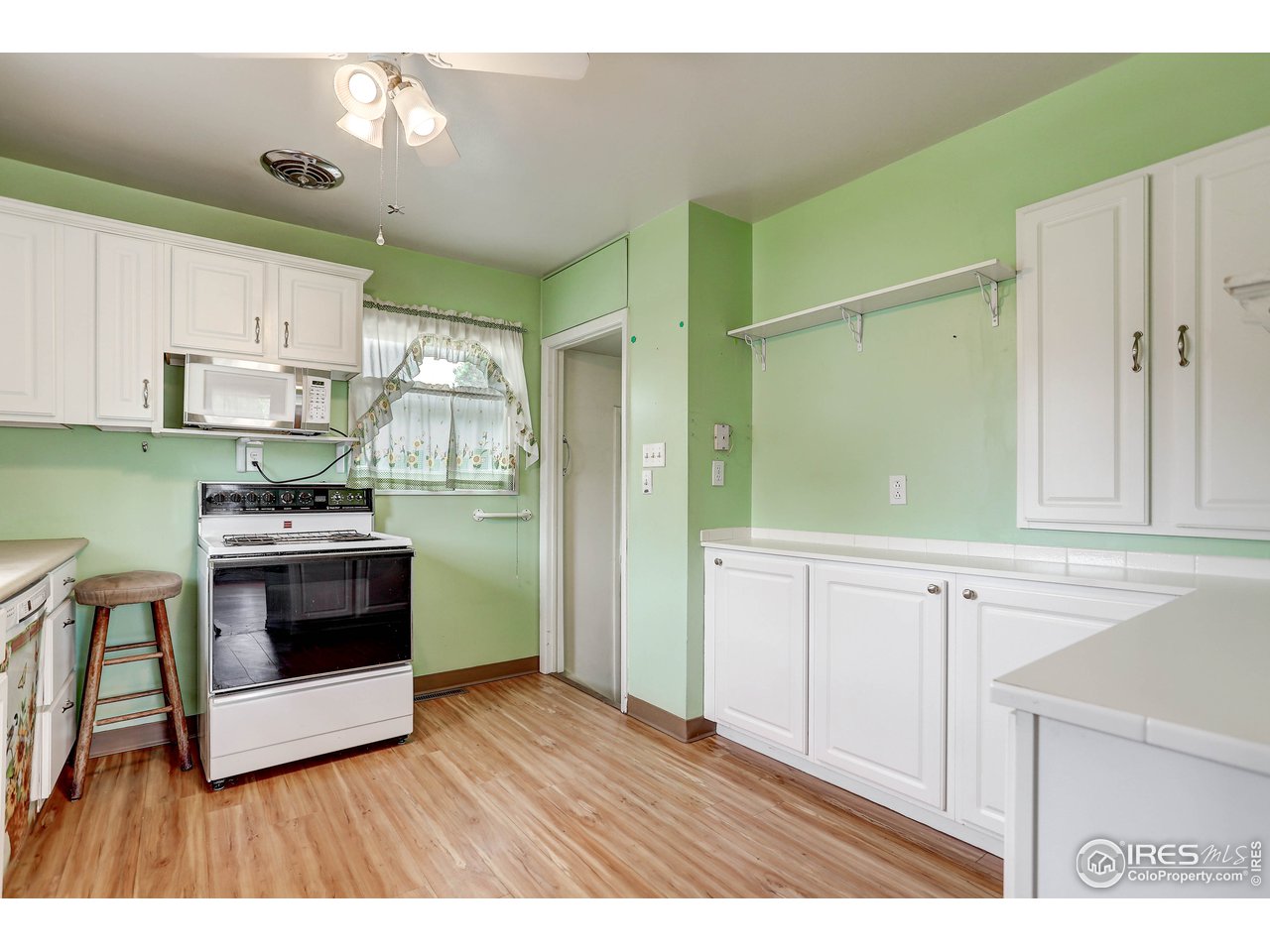 7100 Raritan Street Denver, CO 80221 - Photo 17 of 24 Kitchen