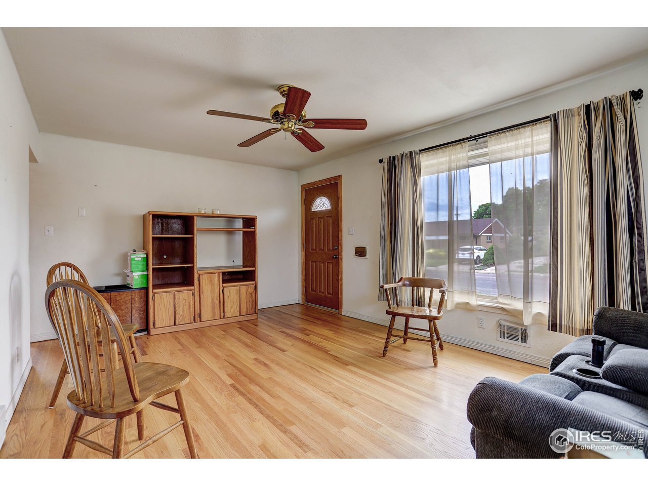 7100 Raritan Street Denver, CO 80221 - Photo 23 of 24 Living Room