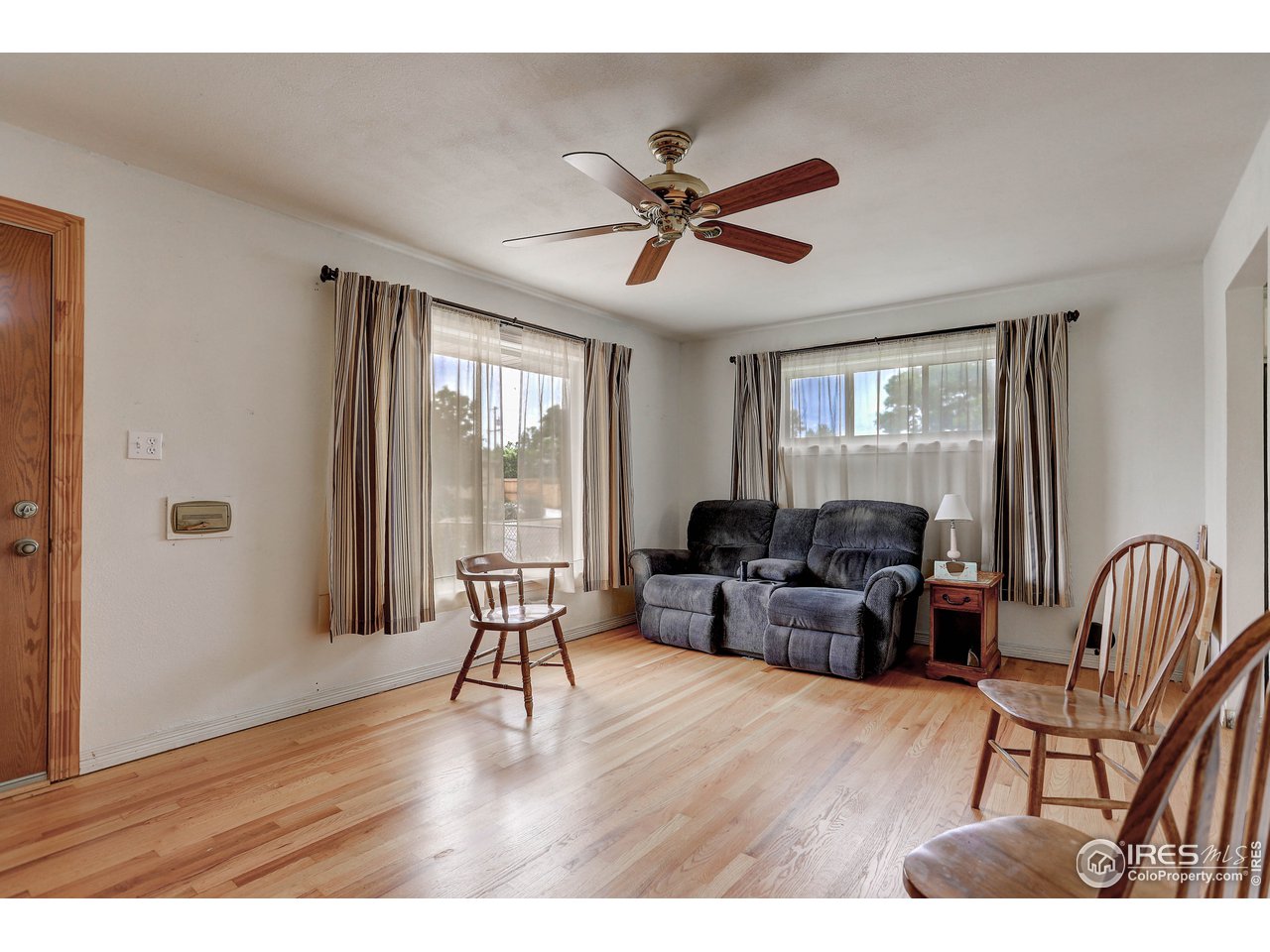 7100 Raritan Street Denver, CO 80221 - Photo 5 of 24 Living Room
