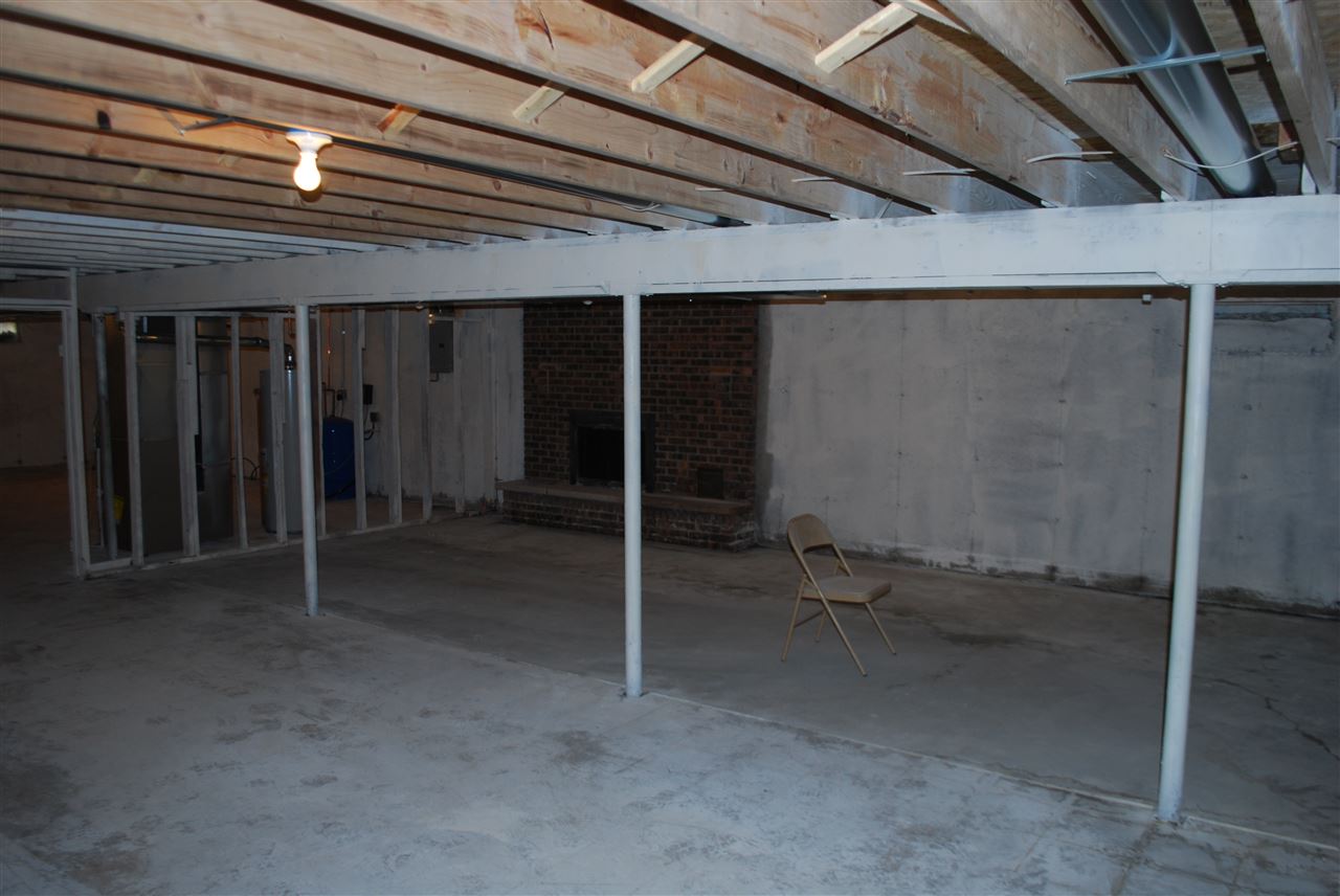 7941 Fairdale Road Cherry Valley, IL 61016 - Photo 12 of 18 a view of an empty room