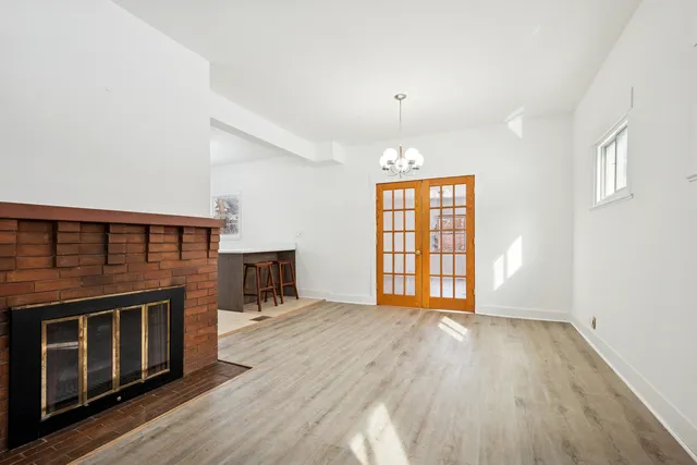 $4,300 | 2639 Prairie Avenue, Evanston, IL 60201