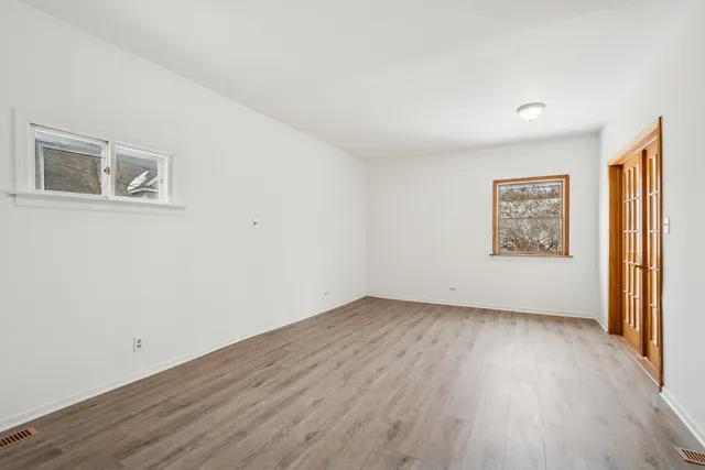 $4,300 | 2639 Prairie Avenue, Evanston, IL 60201