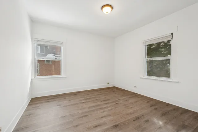 $4,300 | 2639 Prairie Avenue, Evanston, IL 60201