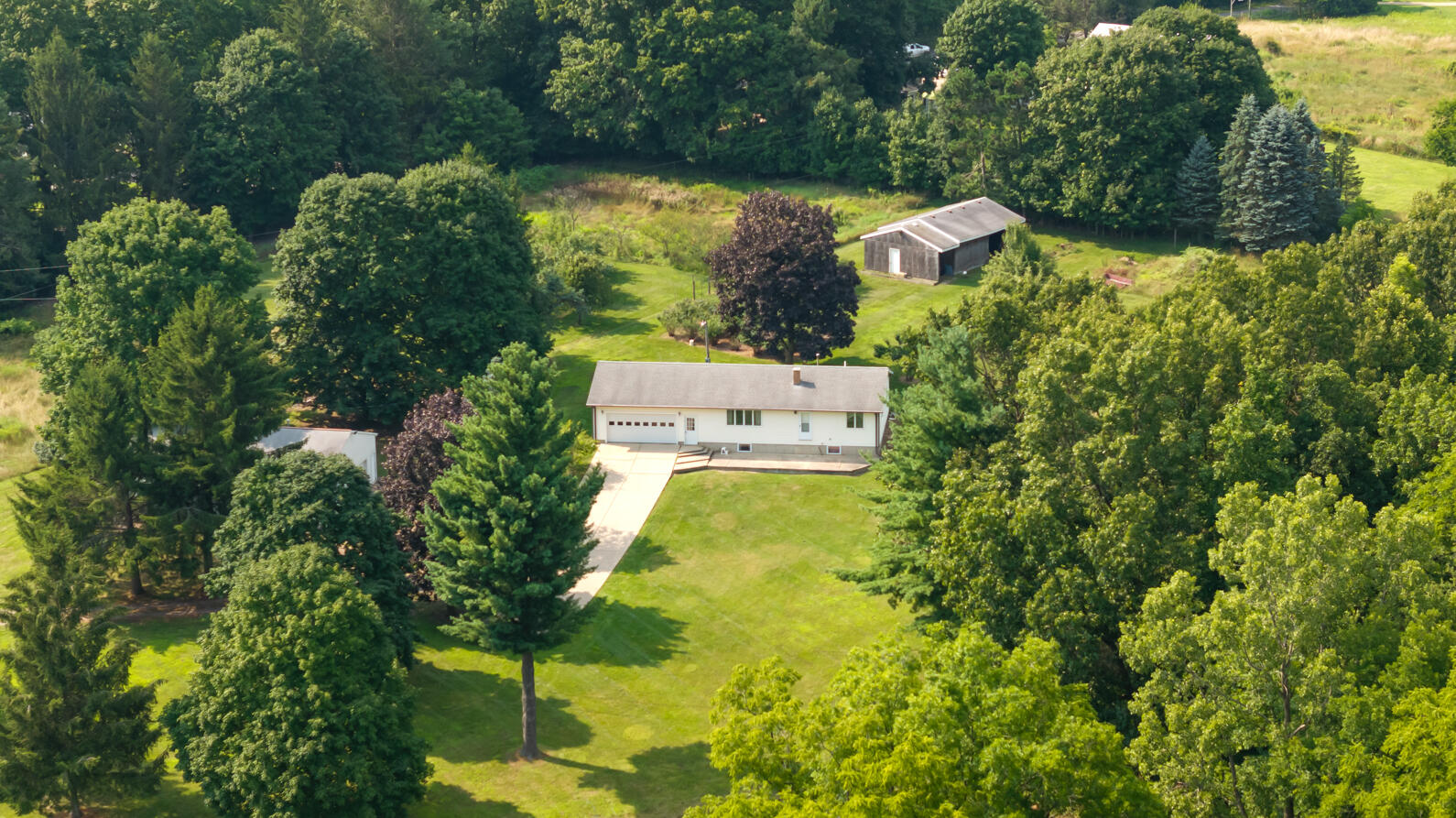 4475 North Sandstone Road Parma, MI 49269 - Photo 44 of 76 4475 N. Sandstone Rd Parma MI (Aerial) -
