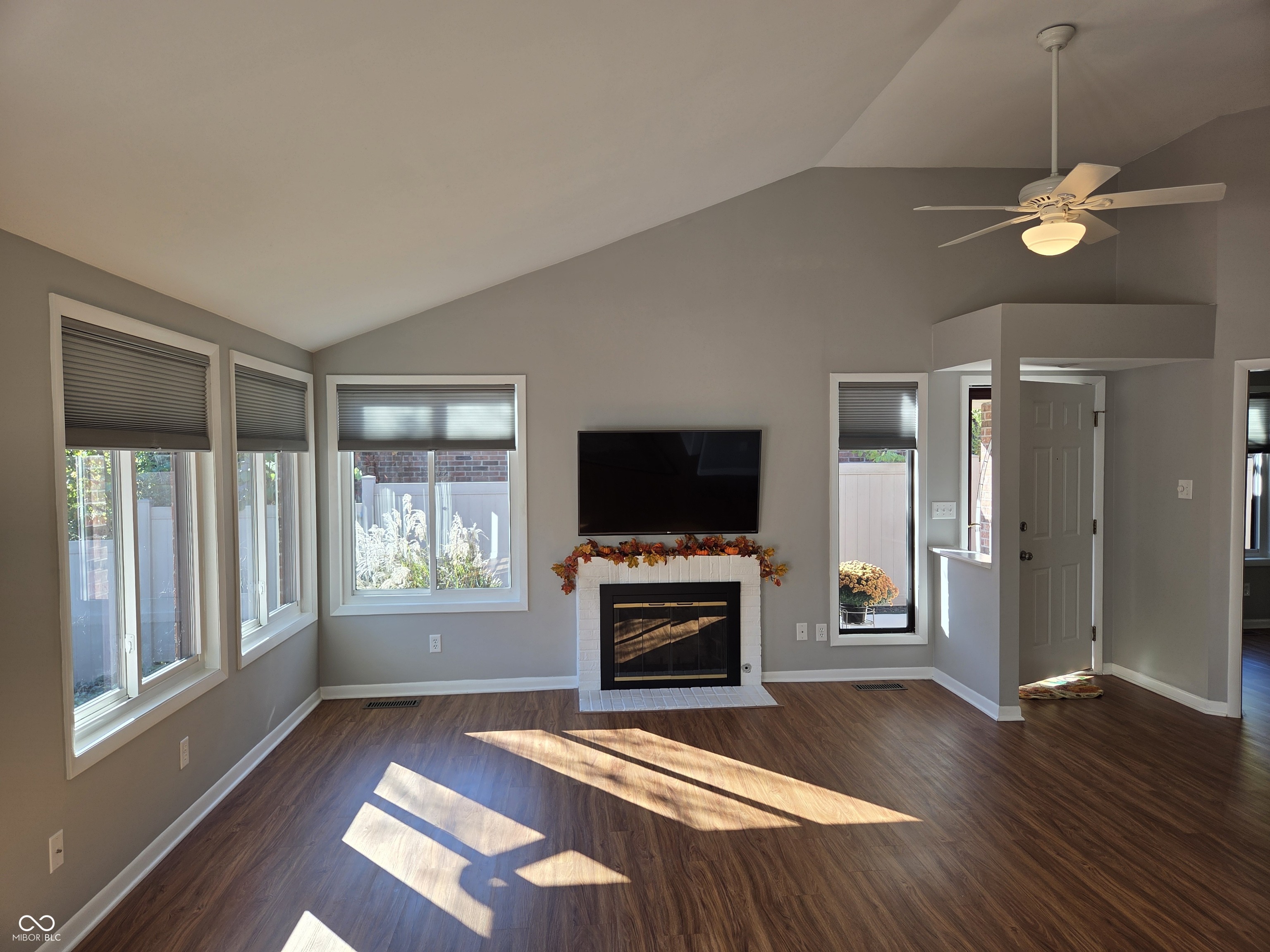 943 Mockernut Court Columbus, IN 47201 - Photo 11 of 24