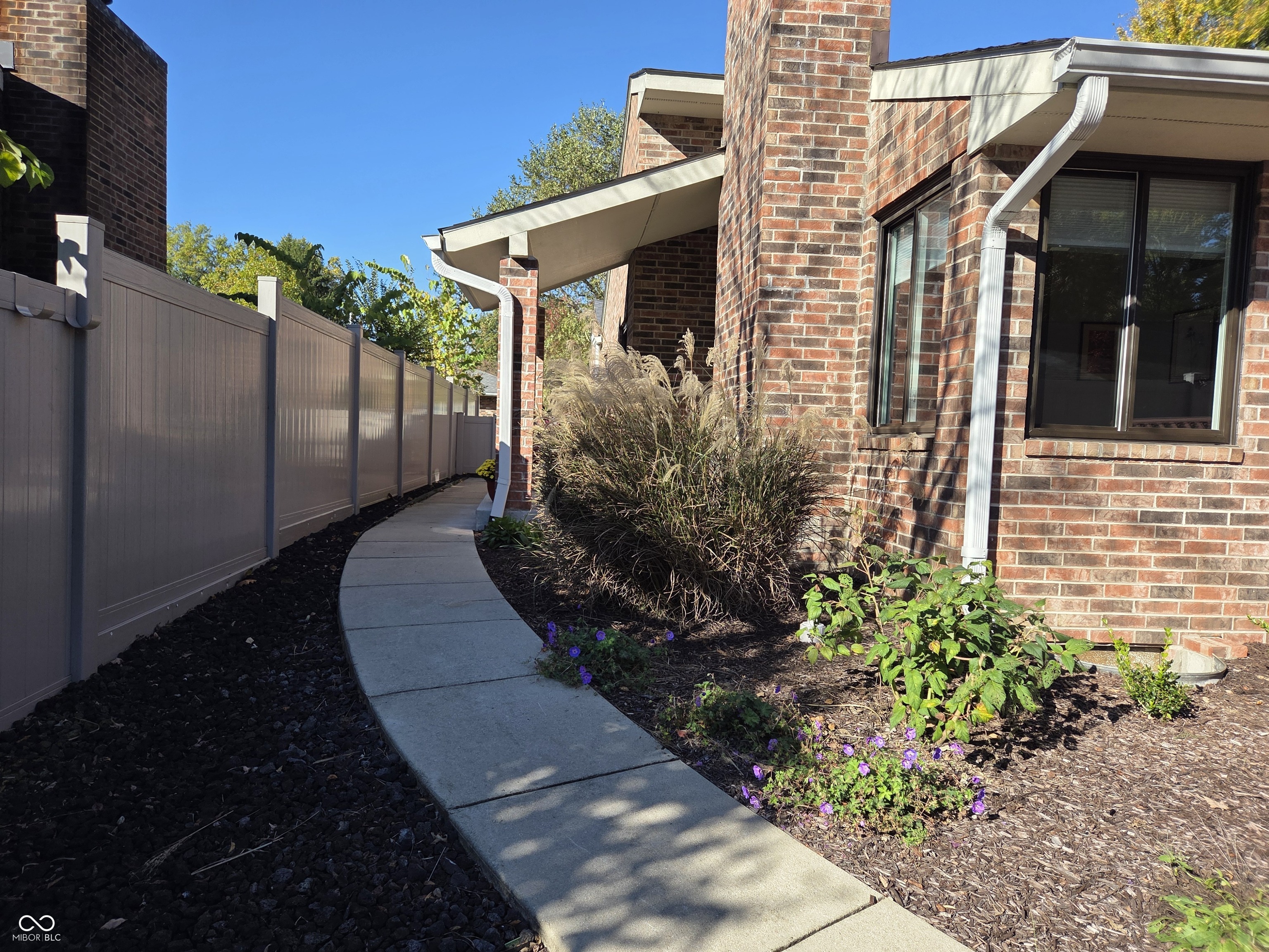 943 Mockernut Court Columbus, IN 47201 - Photo 5 of 24