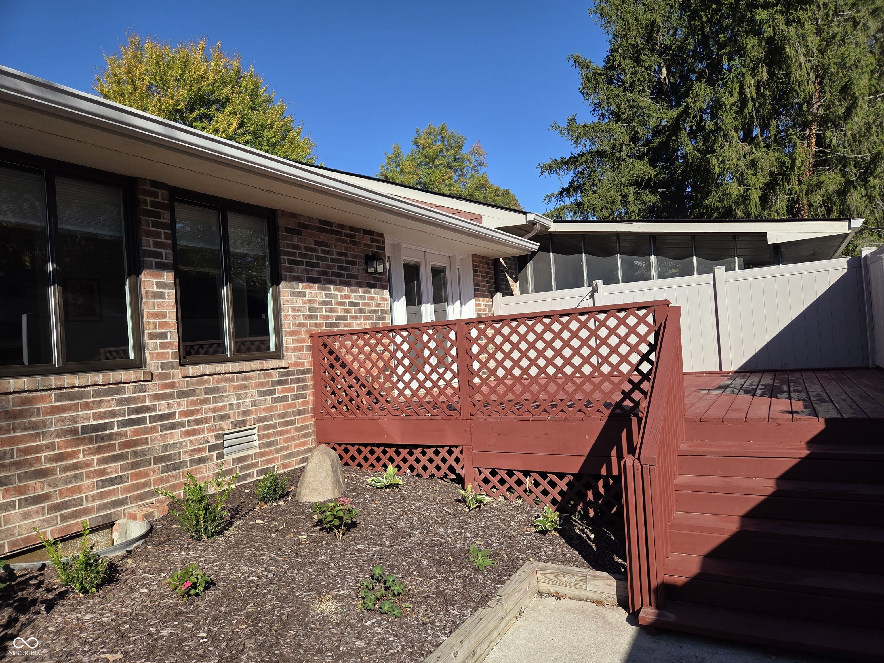 943 Mockernut Court Columbus, IN 47201 - Photo 6 of 24