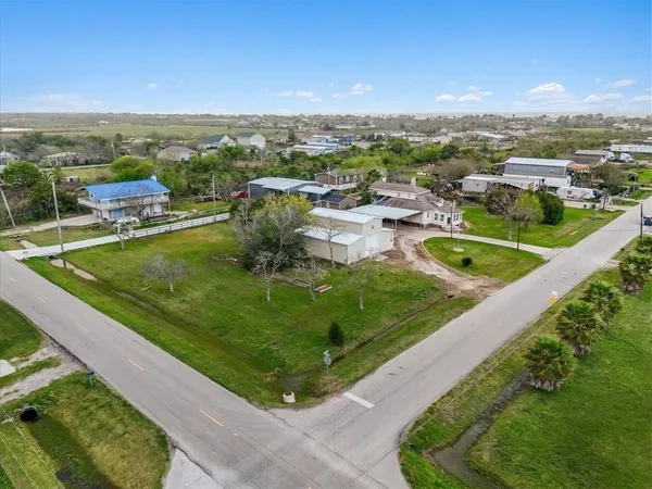 $359,900 | 542 16th Street, San Leon, TX 77539