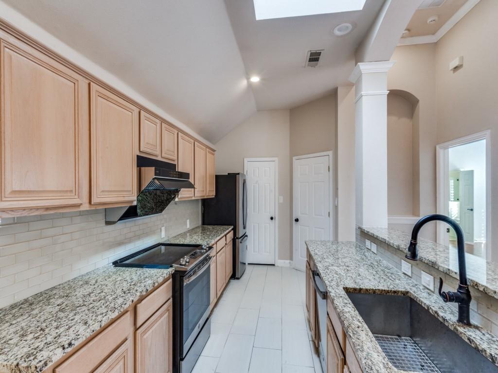 8008 Springmoss Drive Plano, TX 75025 - Photo 7 of 25