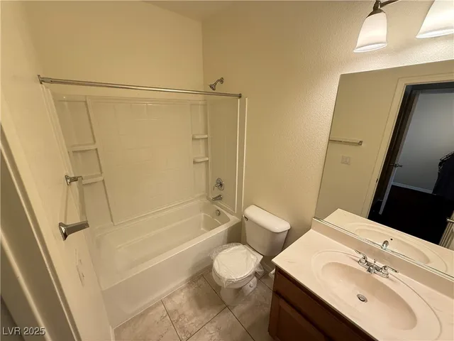 $2,295 | 11392 Belmont Lake Drive, Unit 103, Las Vegas, NV 89135