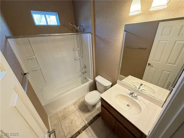$2,295 | 11392 Belmont Lake Drive, Unit 103, Las Vegas, NV 89135
