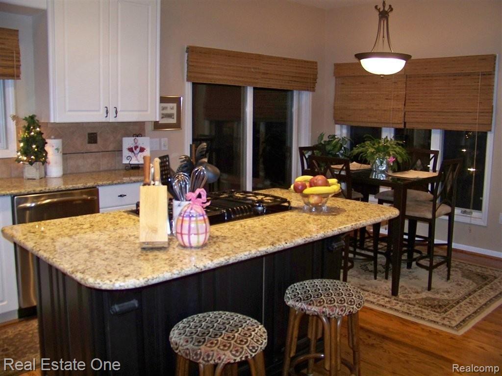 3641 Warwick Drive Rochester, MI 48309 - Photo 17 of 25 Kitchen/Breakfast Rm
