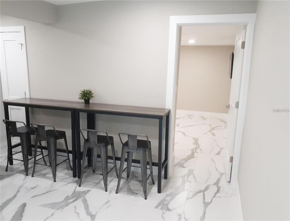 2042 Craft Lane Sarasota, FL 34239 - Photo 18 of 100