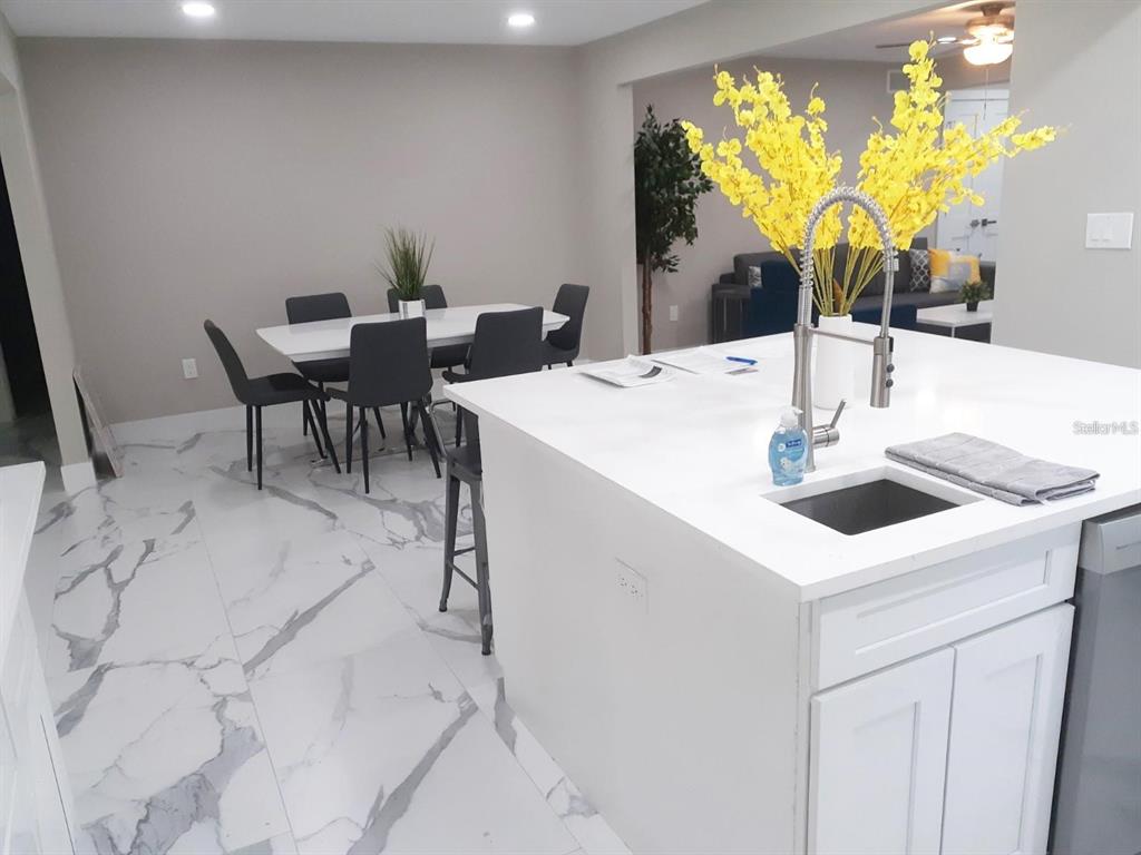 2042 Craft Lane Sarasota, FL 34239 - Photo 21 of 100