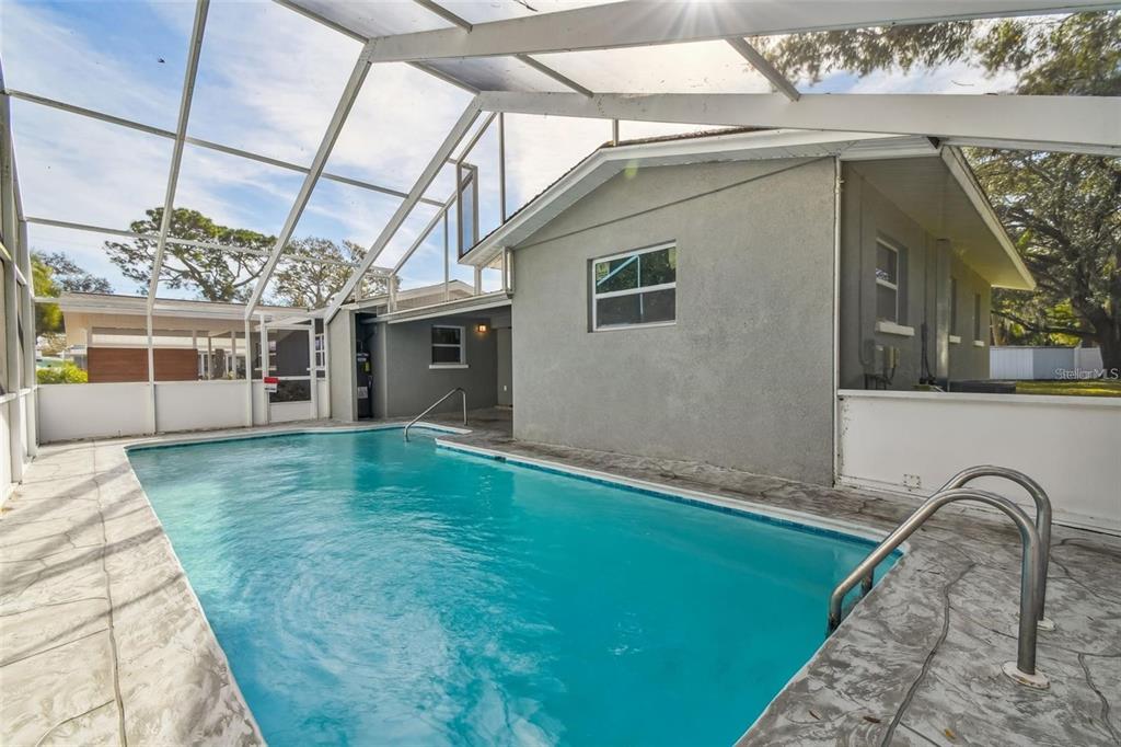 2042 Craft Lane Sarasota, FL 34239 - Photo 37 of 100 a view of a house with a backyard