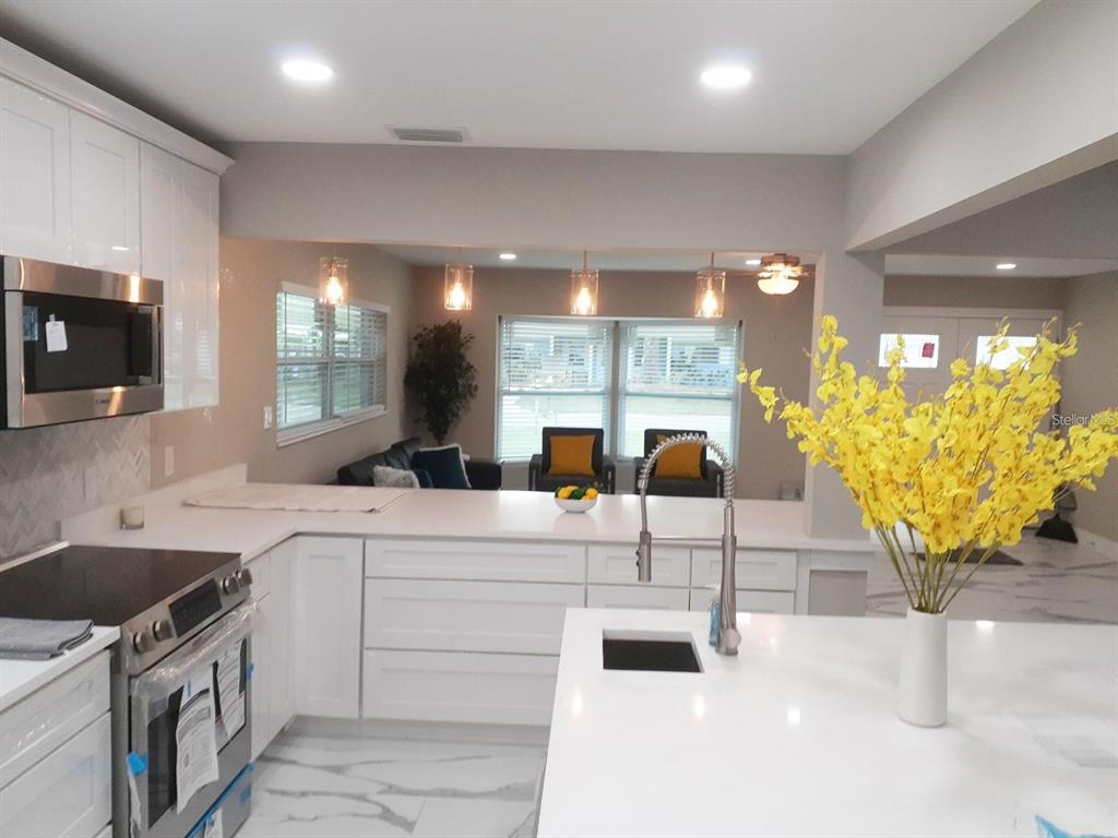 2042 Craft Lane Sarasota, FL 34239 - Photo 6 of 100