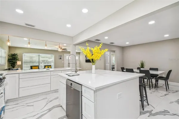 $6,800 | 2042 Craft Lane, Sarasota, FL 34239