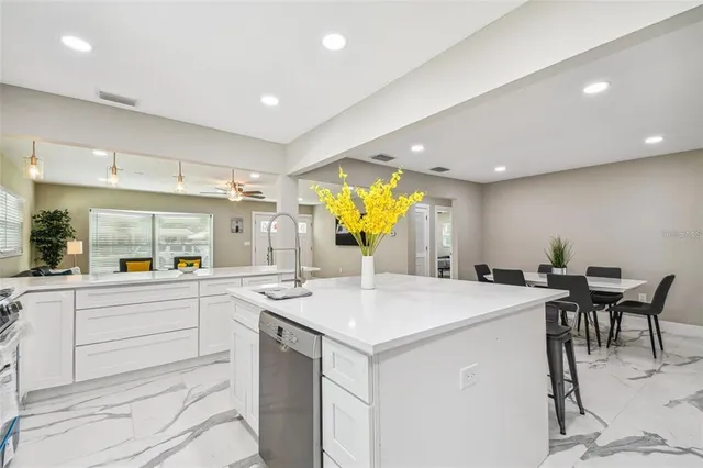 $6,800 | 2042 Craft Lane, Sarasota, FL 34239