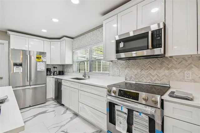 $6,800 | 2042 Craft Lane, Sarasota, FL 34239