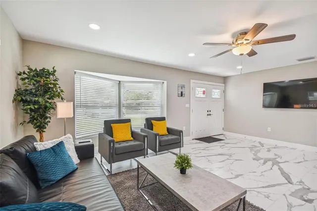 $6,800 | 2042 Craft Lane, Sarasota, FL 34239