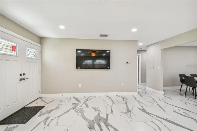 $6,800 | 2042 Craft Lane, Sarasota, FL 34239