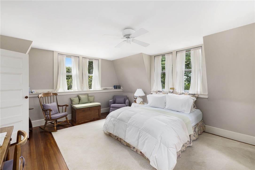 37 Continental Drive Middletown, RI 02842 - Photo 17 of 50 Primary Bedroom