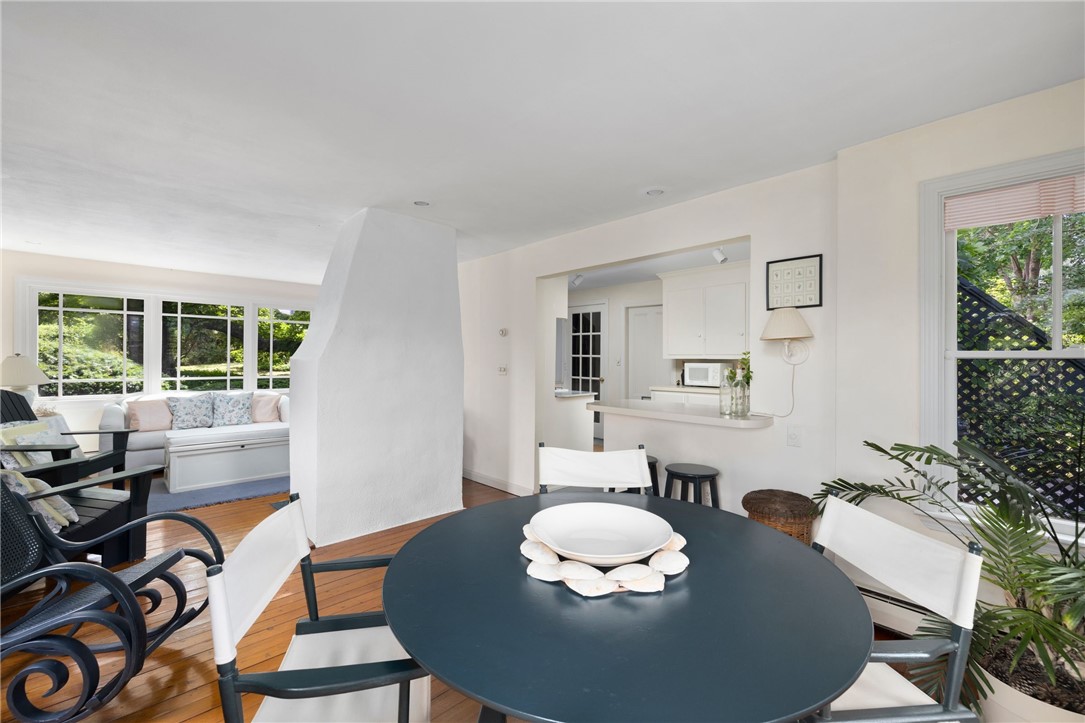 37 Continental Drive Middletown, RI 02842 - Photo 30 of 50 GH Dining area