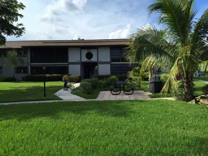 9749 West McNab Road, Unit 111 Tamarac, FL 33321 - Photo 8 of 10 Exterior Front.