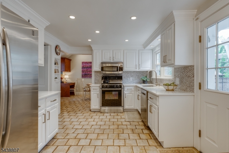 57 Woodland Road Short Hills, NJ 07078 - Photo 12 of 42