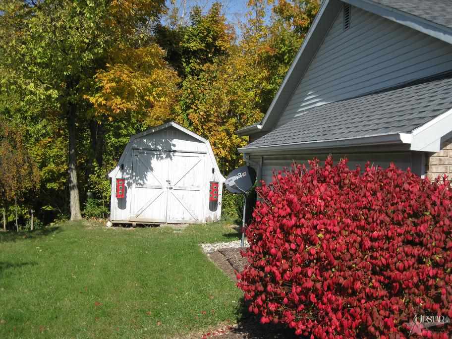 215 Briarwood Trail Decatur, IN 46733 - Photo 27 of 28