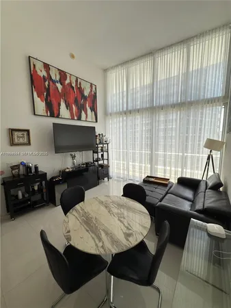 $4,900 | 475 Brickell Avenue, Unit 2813, Miami, FL 33131