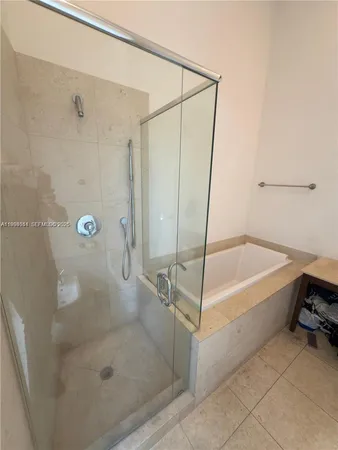 $4,900 | 475 Brickell Avenue, Unit 2813, Miami, FL 33131