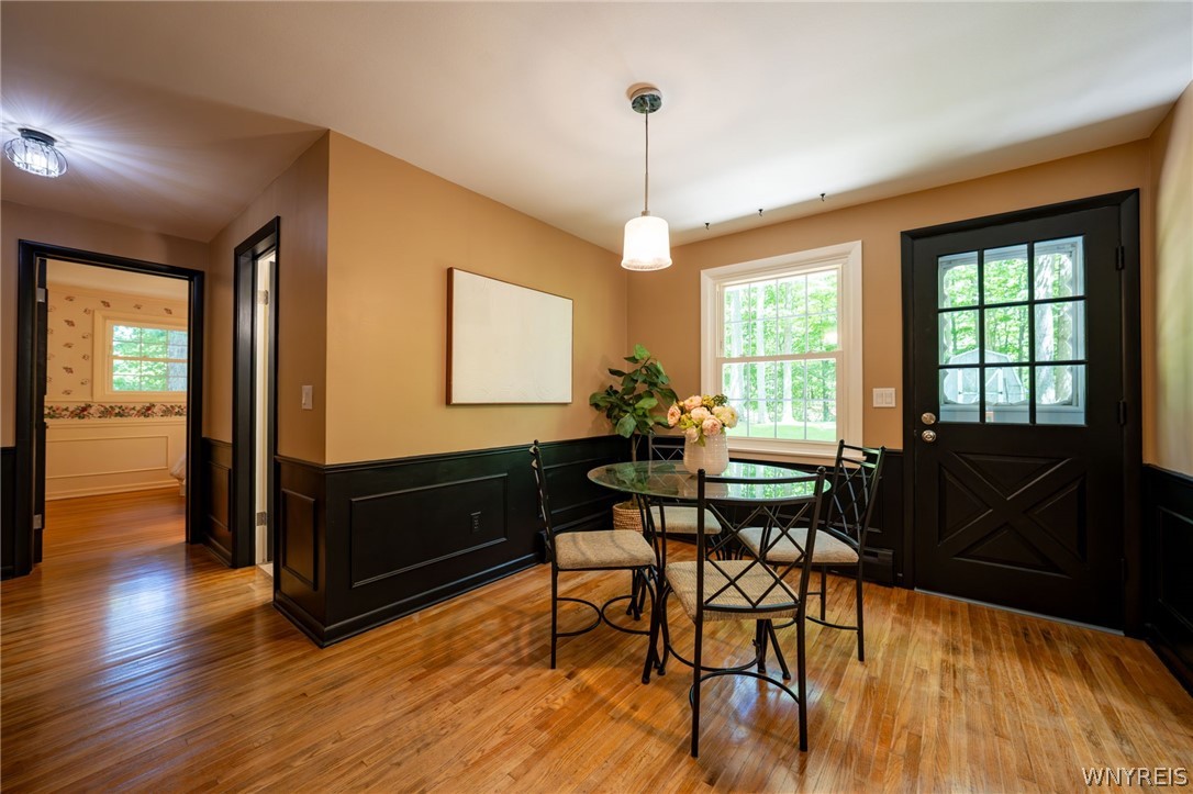 1928 Reading Road West Falls, NY 14170 - Photo 6 of 37 Eat-in kitchen with door to back patio