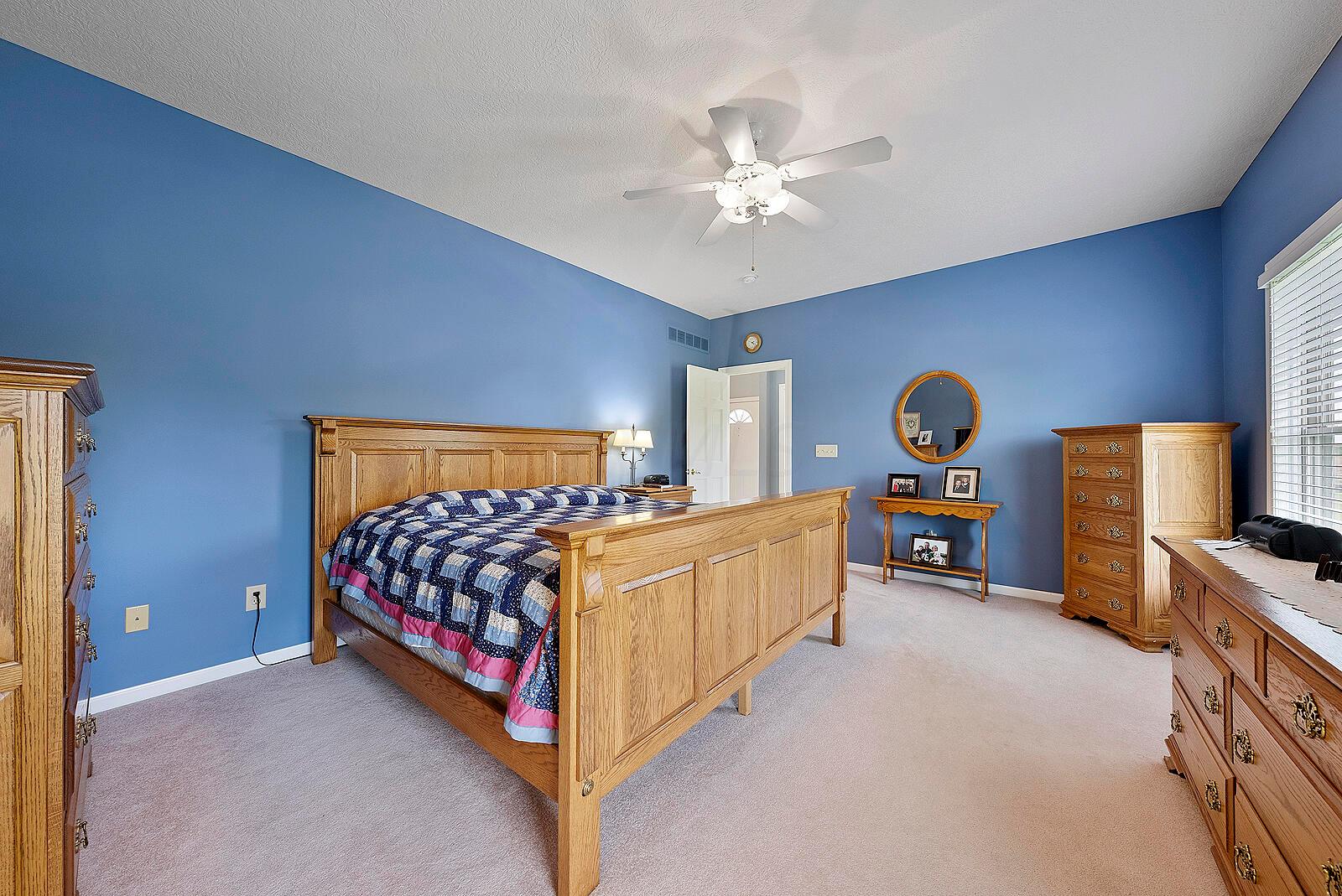 2823 Summit Road Southwest Pataskala, OH 43062 - Photo 25 of 60 26 First Floor Primary Bedroom