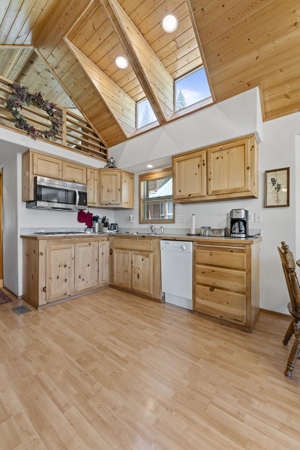 7900 Hyatt Prairie Road, Unit 15 Ashland, OR 97520 - Photo 6 of 34 DSC_8514