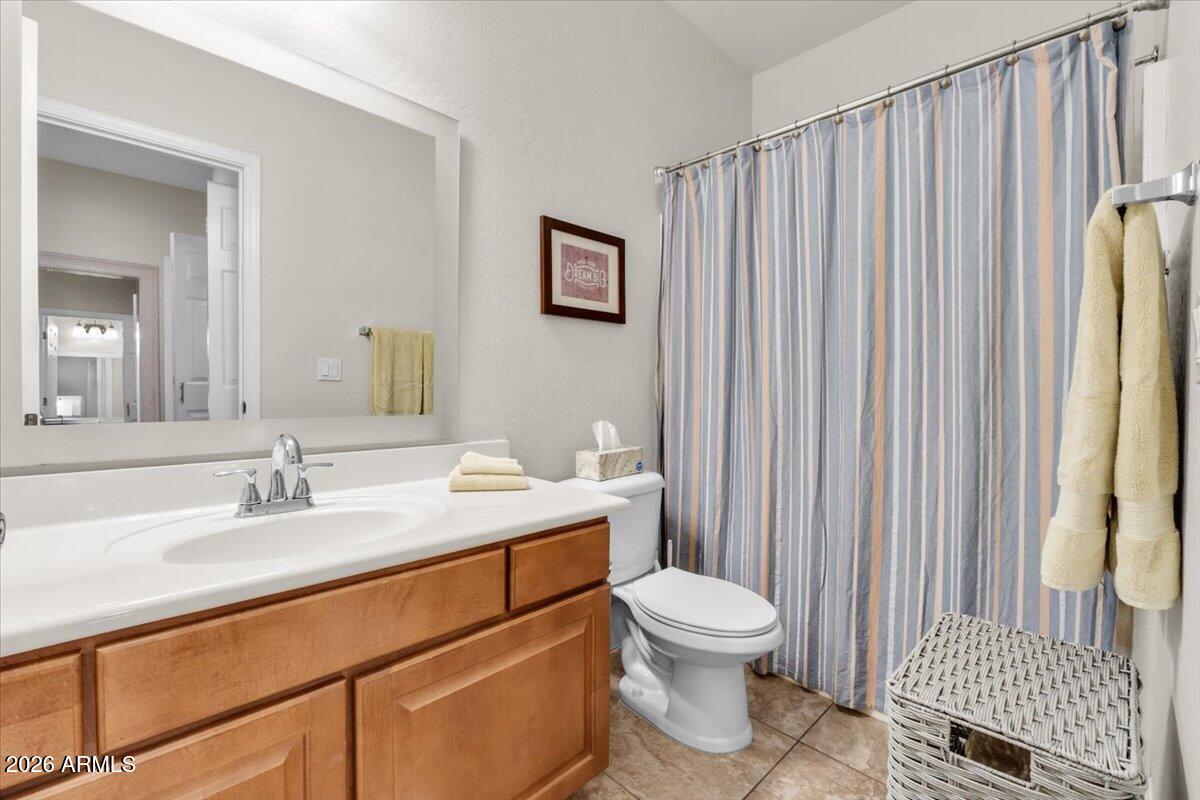 2600 East Springfield Place, Unit 87 Chandler, AZ 85286 - Photo 5 of 40 05-Lovely secondary bathroom